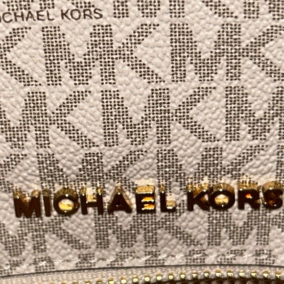 NWOT Michael Kors Rhea logo signature backpack main image 10